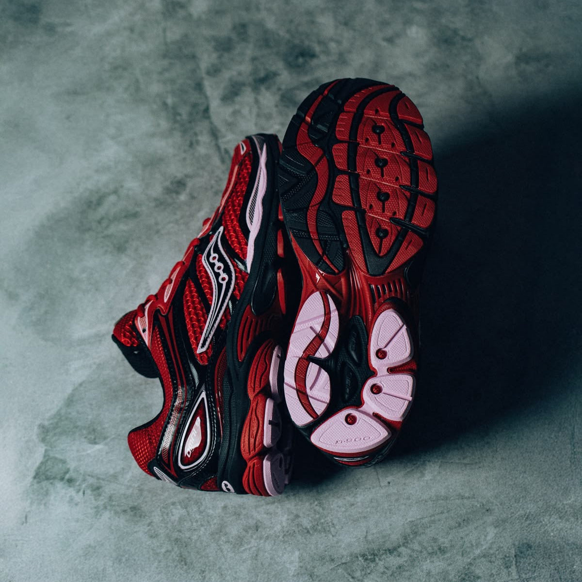 Saucony ProGrid Red Black