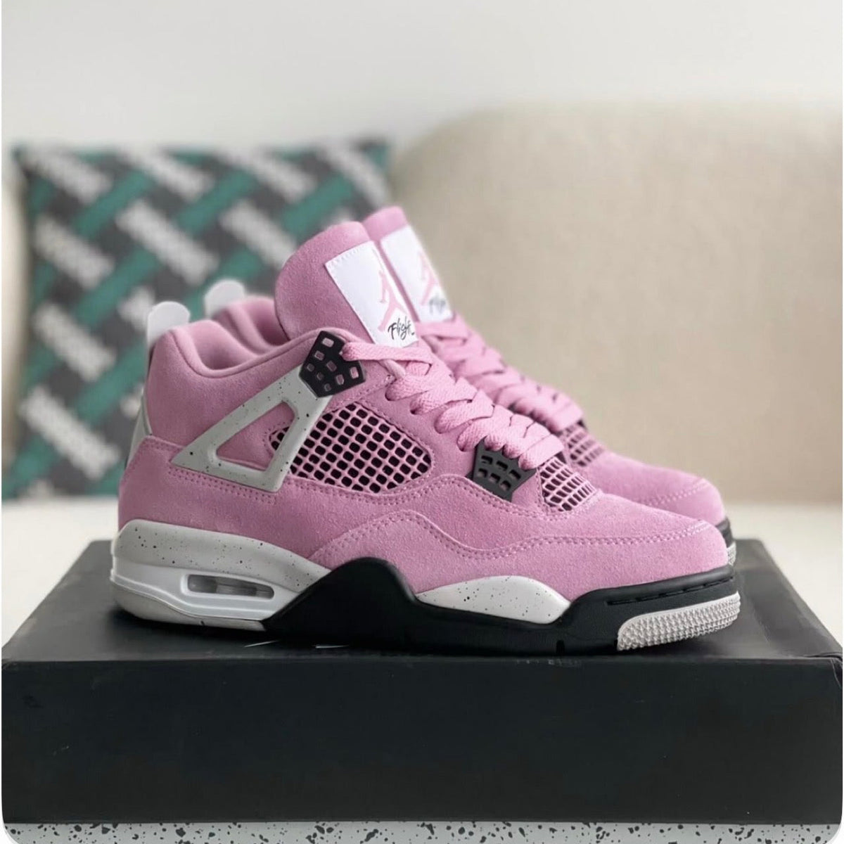 Air Jordan 4 Pink
