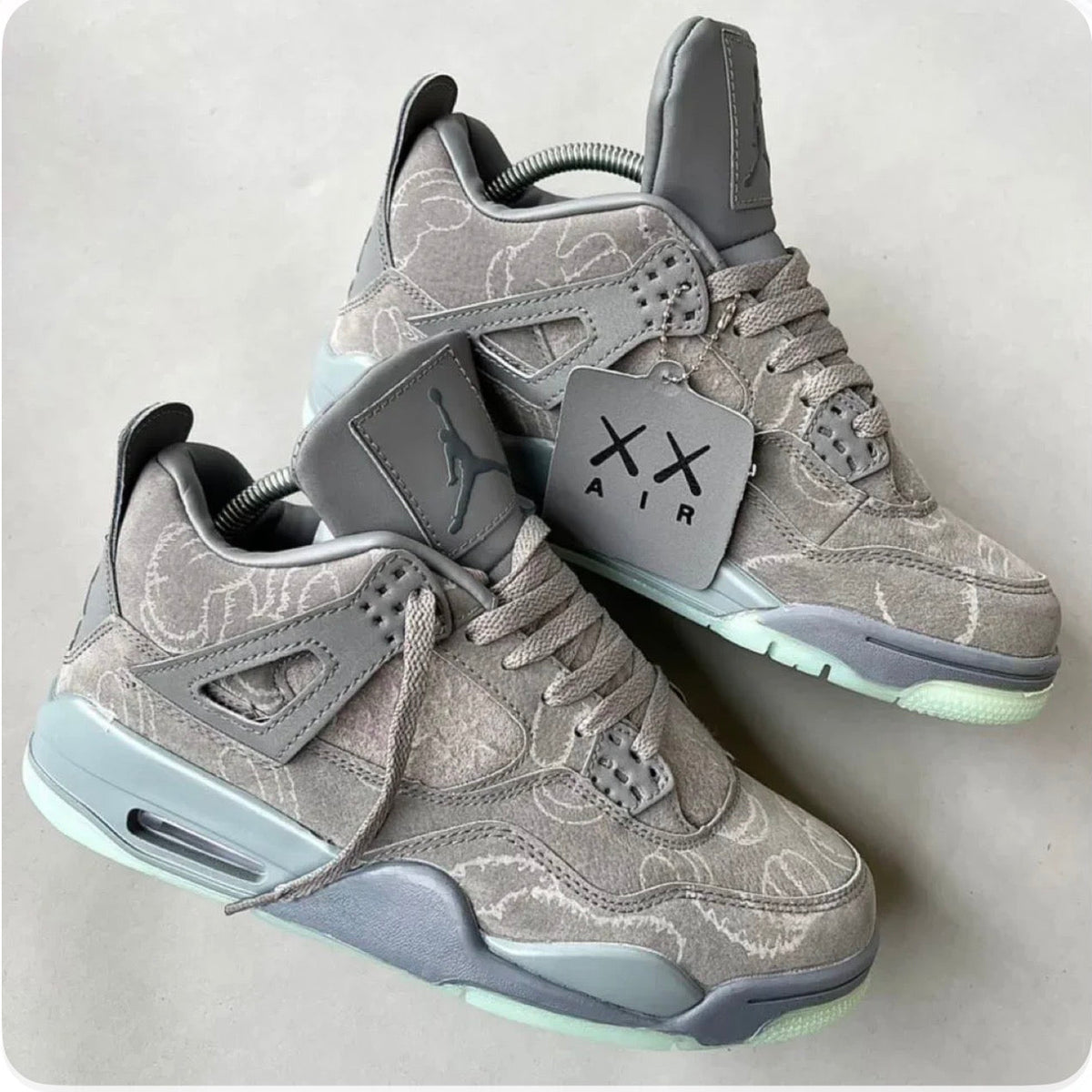 Air Jordan 4 KAWS