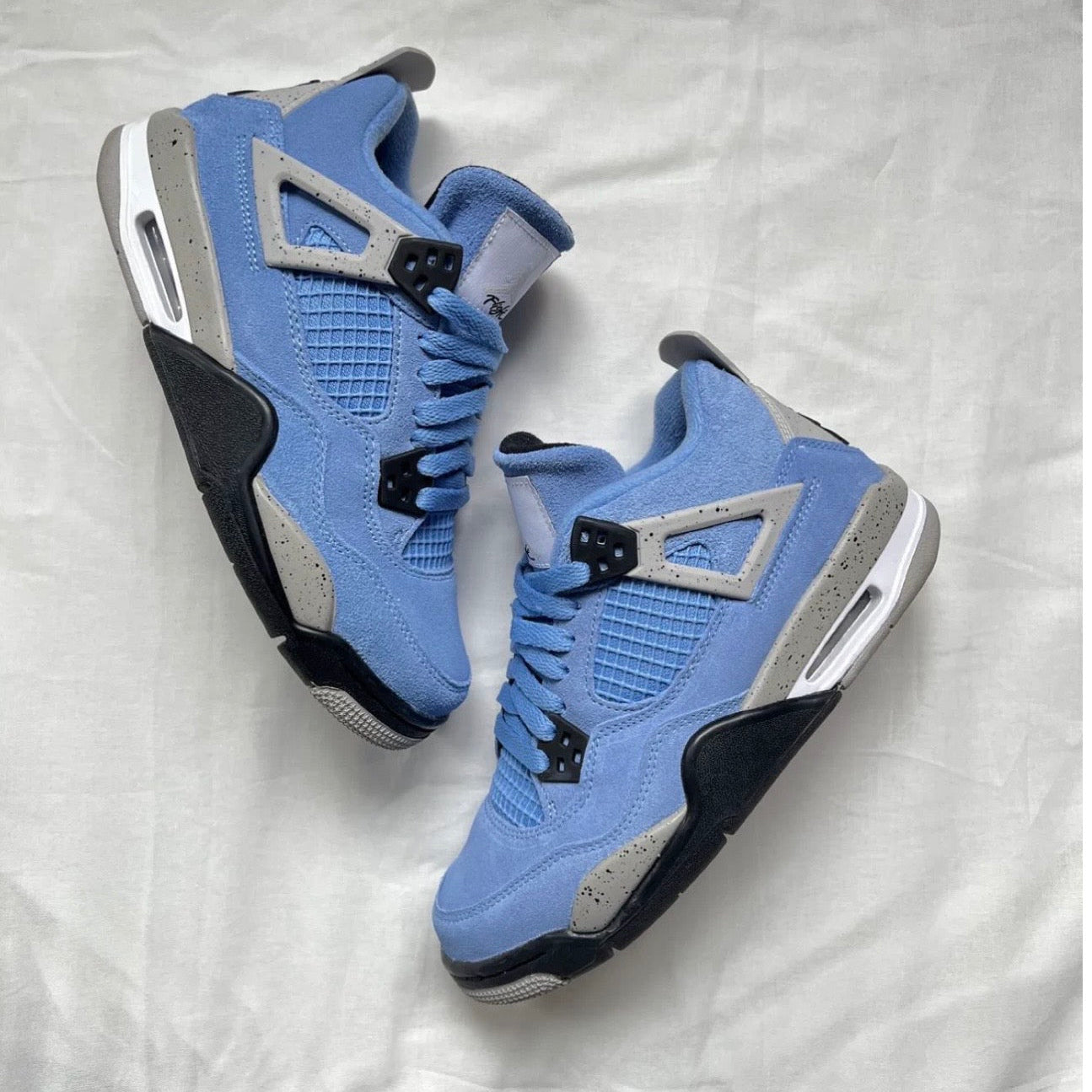 Air Jordan 4 Retro – University Blue